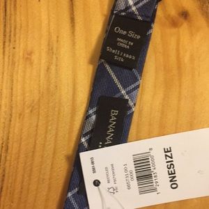 Banana Republic Accessories - Men’s Banana Republic bow tie 100% silk Banana Republic Accessories - Men’s Banana Republic bow tie 100% silk